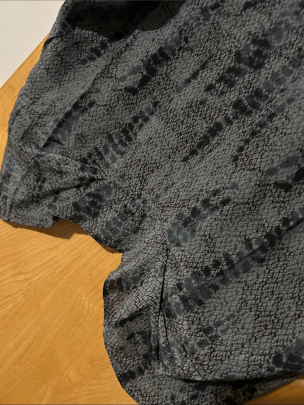 Eileen Fisher Black and Gray silk V-Neck Printed Tunic - Picture 4 of 5